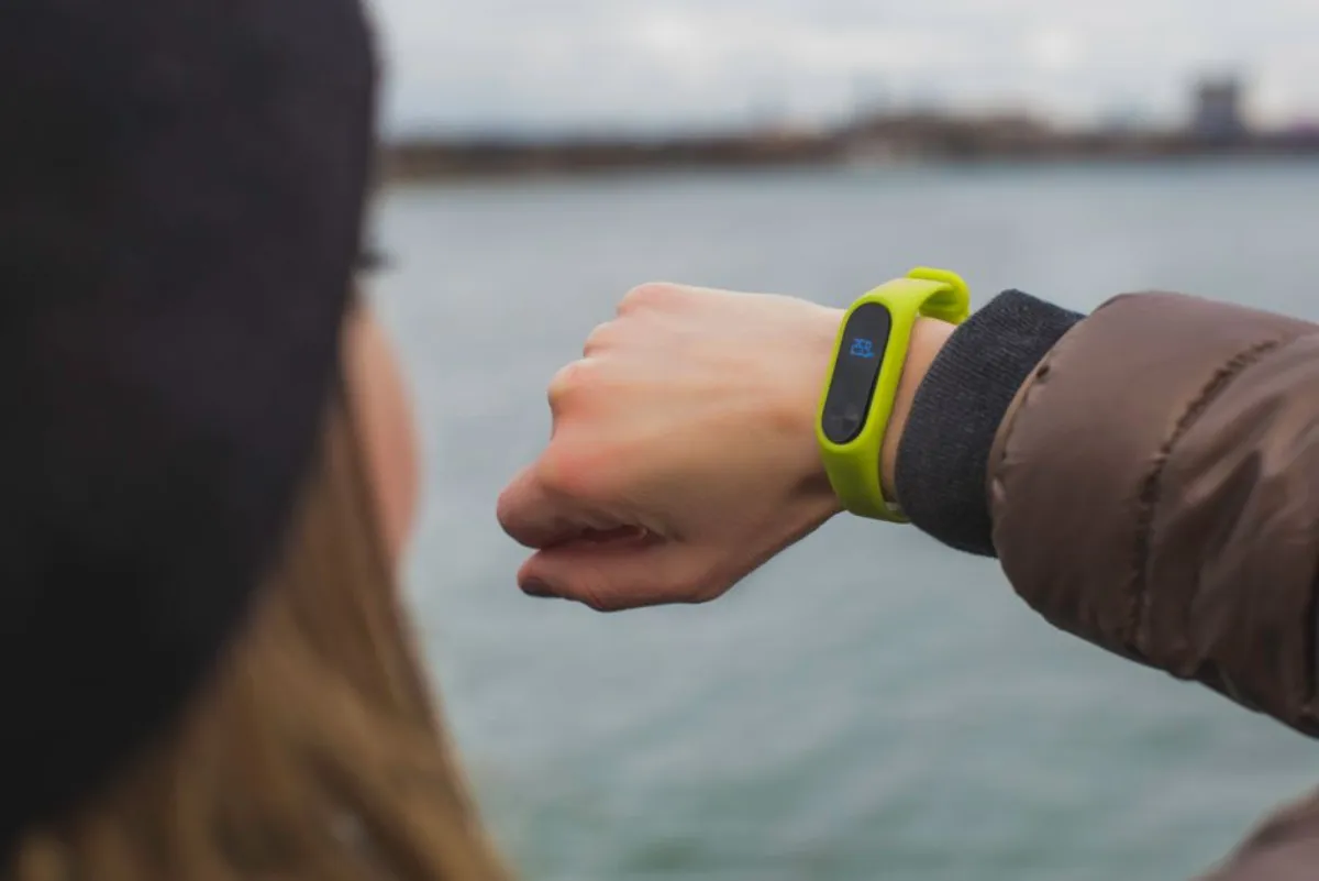 smartwatch wrist